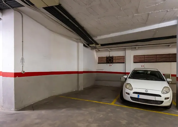 Holidays2Malaga Carrera Capuchinos Free Parking Aircon Downtown